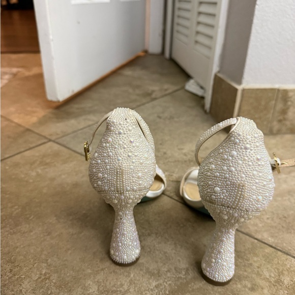 Betsey Johnson Pearl Heels - Picture 3 of 5